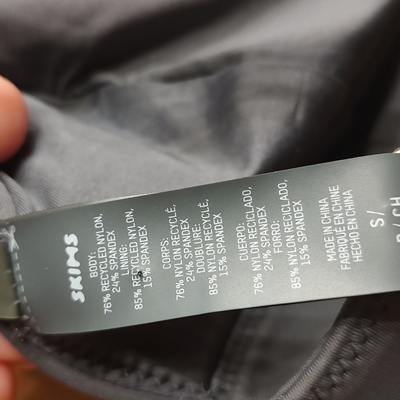 Skims PLUNGE BIKINI TOP Small - Picture 5 of 5